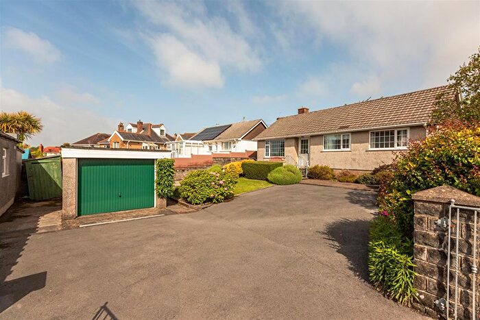 3 Bedroom Detached Bungalow For Sale In Stepney Road, Burry Port, SA16