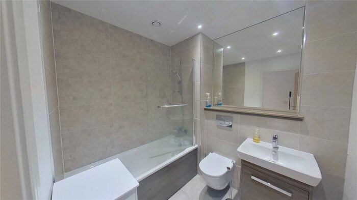 2 Bedroom Flat To Rent In Dalgety Road, Edinburgh, Midlothian, EH7