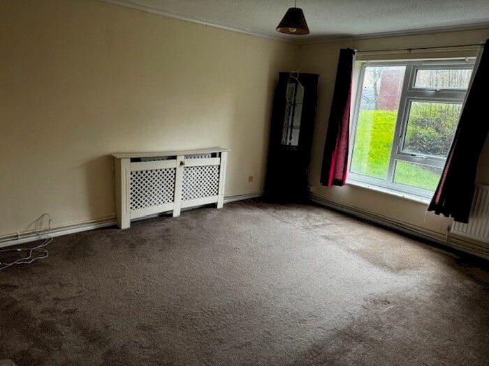 2 Bedroom Flat To Rent In Withywood Drive, Telford, Shropshire, TF3