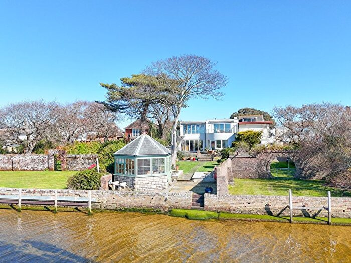 5 Bedroom Detached House For Sale In Stanpit, Christchurch, BH23