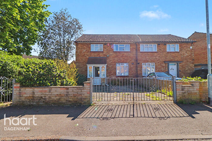 3 Bedroom Semi Detached House For Sale In Trefgarne Road, Dagenham, RM10