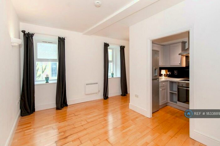 1 Bedroom Flat To Rent In Swan House, Stroud, GL5