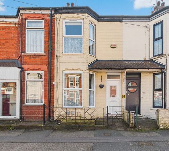 2 Bedroom Terraced House For Sale In Wharncliffe Street, Hull, HU5