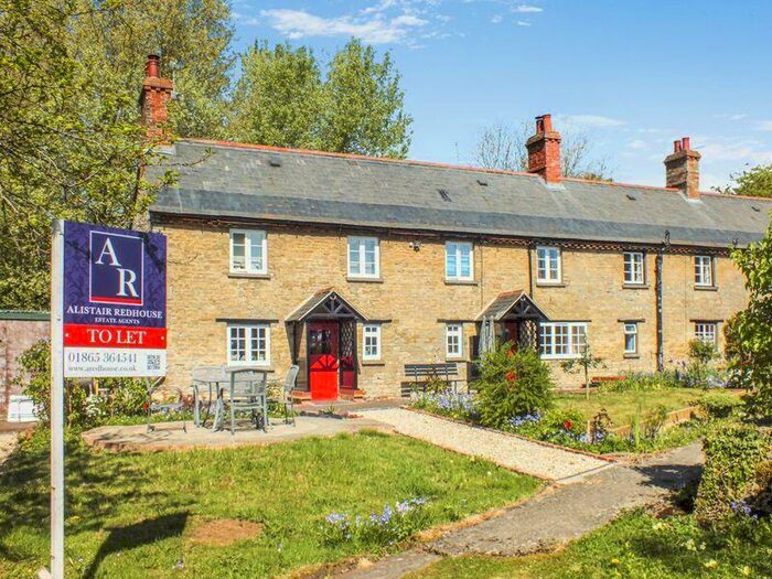 3 Bedroom Cottage To Rent In Canal Cottage, Langford Lane, Kidlington, OX5