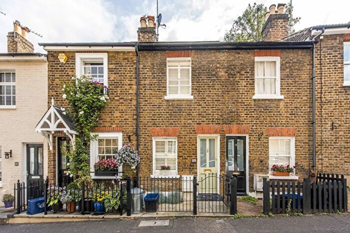 2 Bedroom Terraced House To Rent In Princes Road, Richmond, TW10