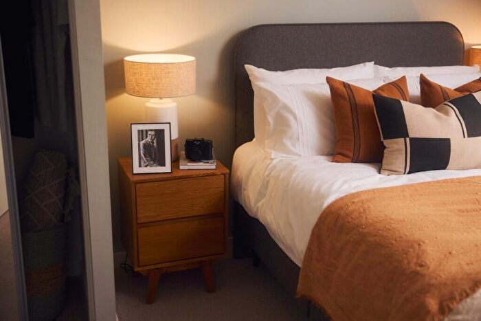 2 Bedroom Apartment To Rent In Chapel Street, Manchester, Greater Manchester, M3