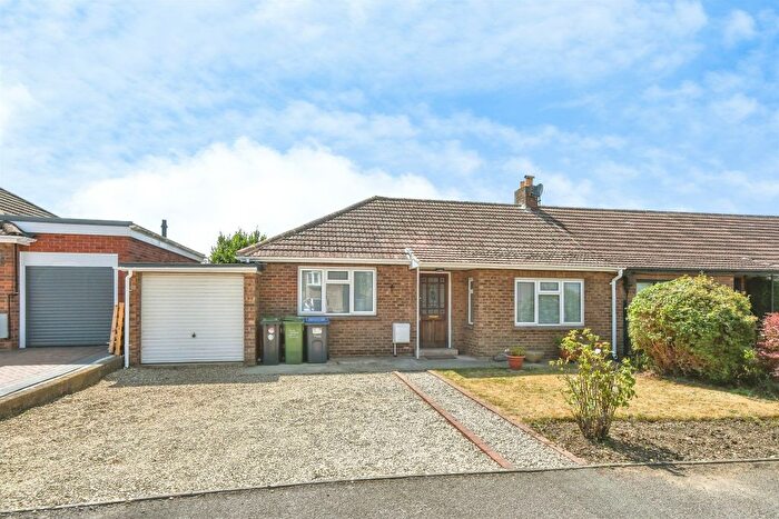 2 Bedroom Detached Bungalow For Sale In Horsebrook Park, Calne, SN11