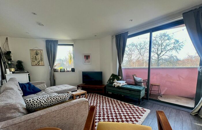 2 Bedroom Flat To Rent In Essex Wharf, London, E5