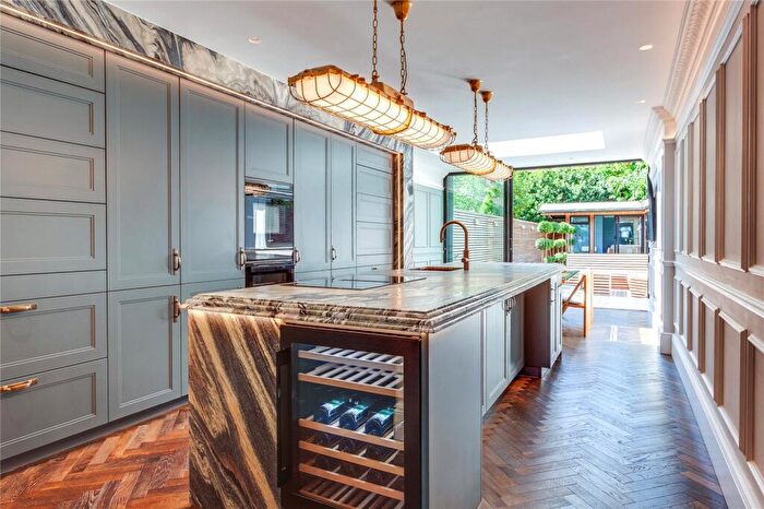 3 Bedroom House For Sale In Candlemas Lane, Beaconsfield, Buckinghamshire, HP9