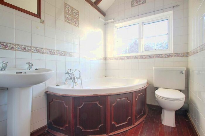 2 Bedroom Cottage To Rent In Vicarage Road, Pitstone, Leighton Buzzard, LU7