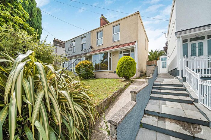 3 Bedroom Semi-Detached House For Sale In West Cross Avenue, Swansea, SA3
