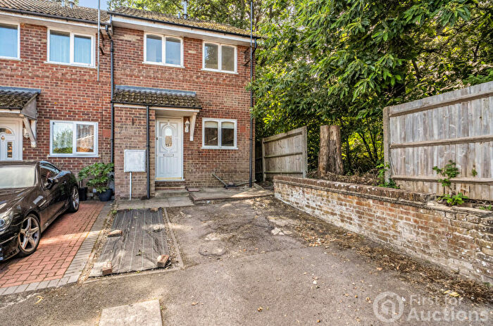2 Bedroom End Of Terrace House For Sale In Tamworth, Bracknell, RG12