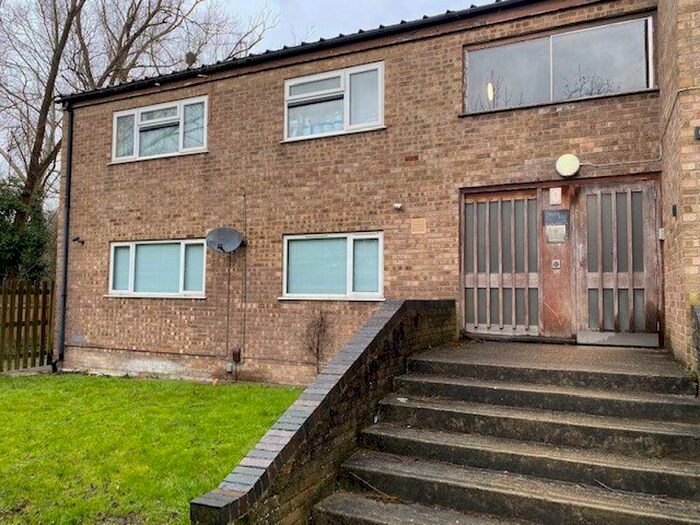 1 Bedroom Flat To Rent In Merrylands, Basildon, SS15