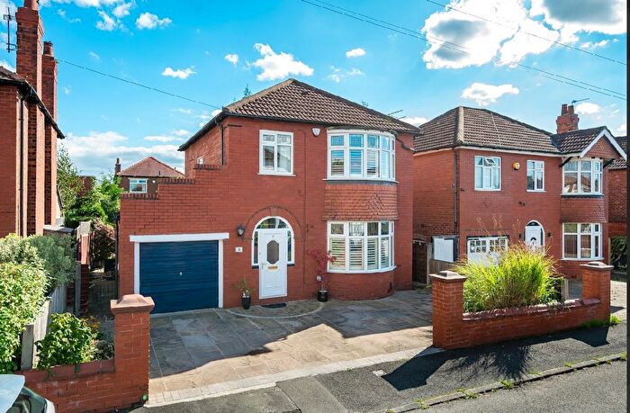 3 Bedroom Detached House For Sale In Kingsley Drive, Cheadle Hulme, SK8