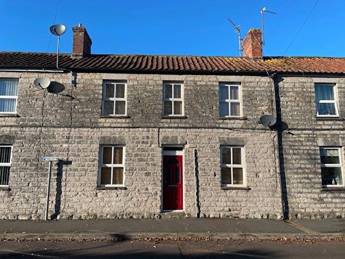 3 Bedroom Terraced House To Rent In Church Road, Street, BA16