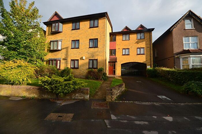 2 Bedroom Flat To Rent In Beulah Road, Thornton Heath, CR7