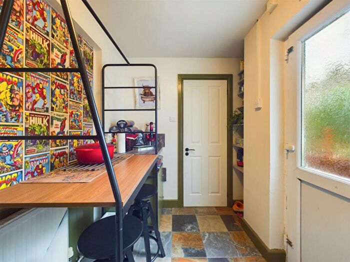 2 Bedroom End Of Terrace House For Sale In Bestwood Road, Nottingham, NG6