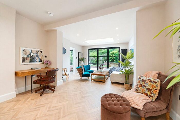 3 Bedroom Flat For Sale In Langland Gardens, Hampstead, NW3