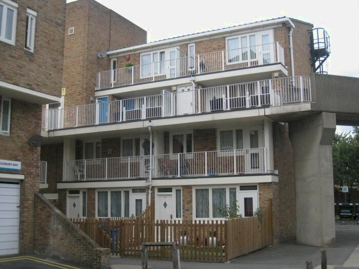 1 Bedroom Flat To Rent In Cadbury Way, Bermondsey SE16