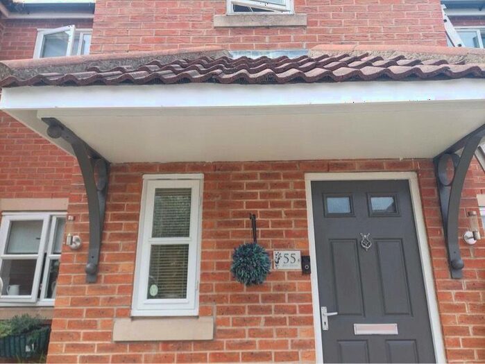 3 Bedroom Semi-Detached House To Rent In West Grove, Hull, HU4