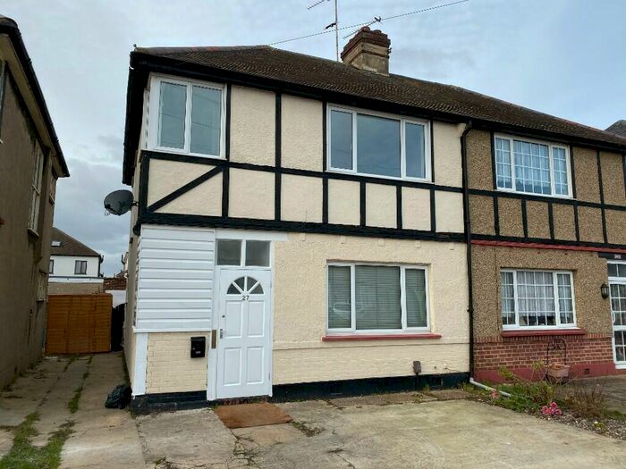 3 Bedroom Semi-Detached House To Rent In Beechmont Gardens, Southend-On-Sea, Essex, SS2