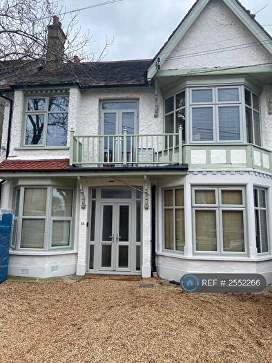 Studio To Rent In Crowstone Avenue, Westcliff-On-Sea, SS0