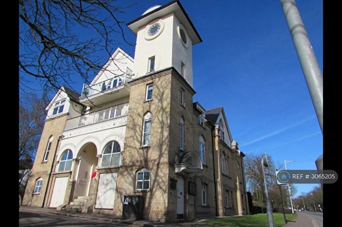 2 Bedroom Flat To Rent In Chapel On The Green, Woodford Green, IG8