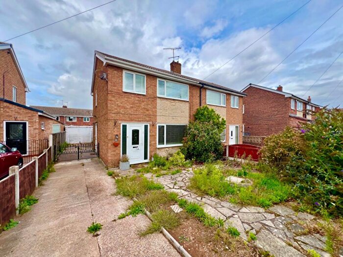 3 Bedroom Semi-Detached House For Sale In Avon Court, Auckley, Doncaster, DN9