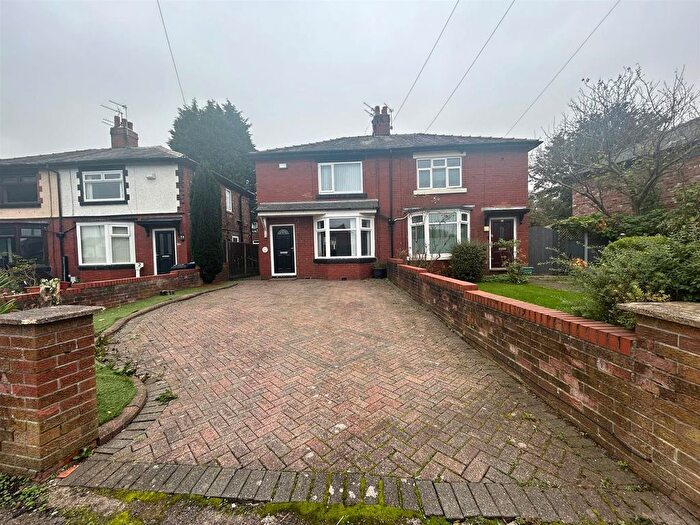 2 Bedroom Semi-detached House For Sale In Gambrel Bank Road, Ashton-Under-Lyne, OL6