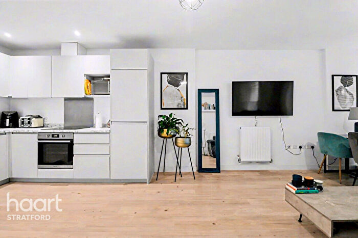 2 Bedroom Apartment For Sale In Jupp Road West, Stratford, E15