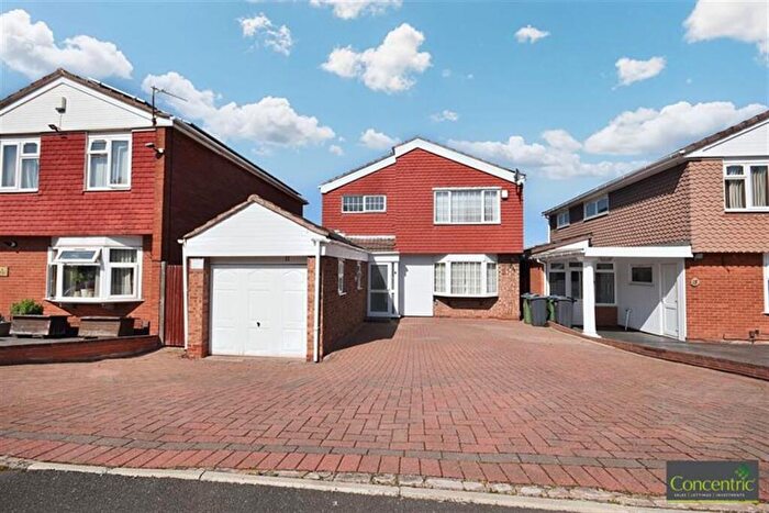 3 Bedroom Detached House For Sale In Priory Close, West Bromwich, B70