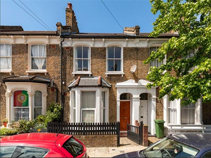 2 Bedroom Apartment To Rent In Pennethorne Road, London, SE15