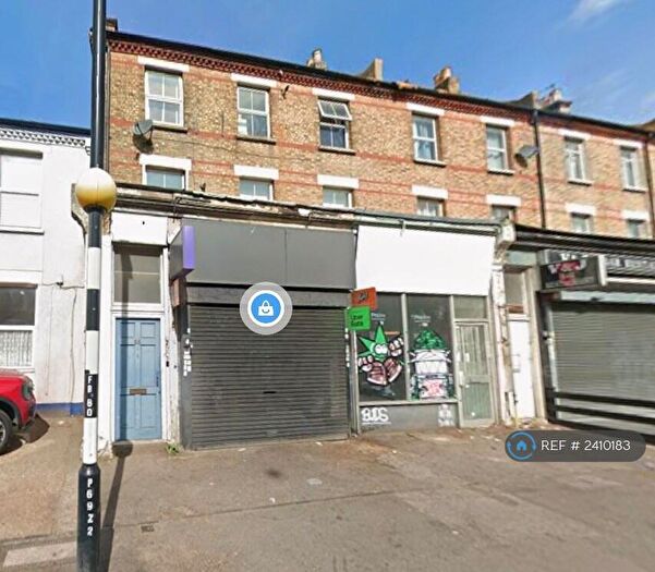 2 Bedroom Flat To Rent In Penge Road, London, SE20