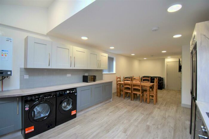 6 Bedroom Terraced House To Rent In Tiverton Rd Selly Oak. Mins Walk To University Of Birmingham, B29