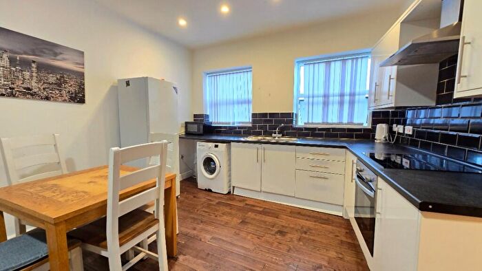2 Bedroom Flat To Rent In Furnace Hill, Sheffield, S3