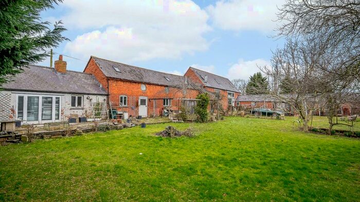 4 Bedroom Detached House For Sale In Lower Boddington, Daventry, Northamptonshire, NN11