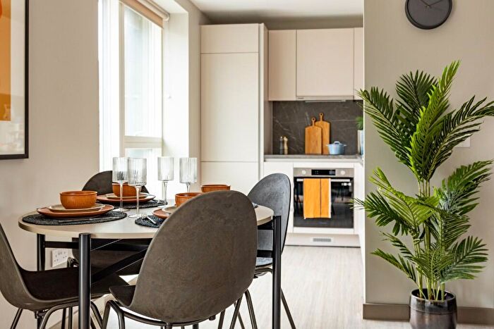 1 Bedroom Apartment To Rent In Candleriggs, Trongate, Glasgow, G1