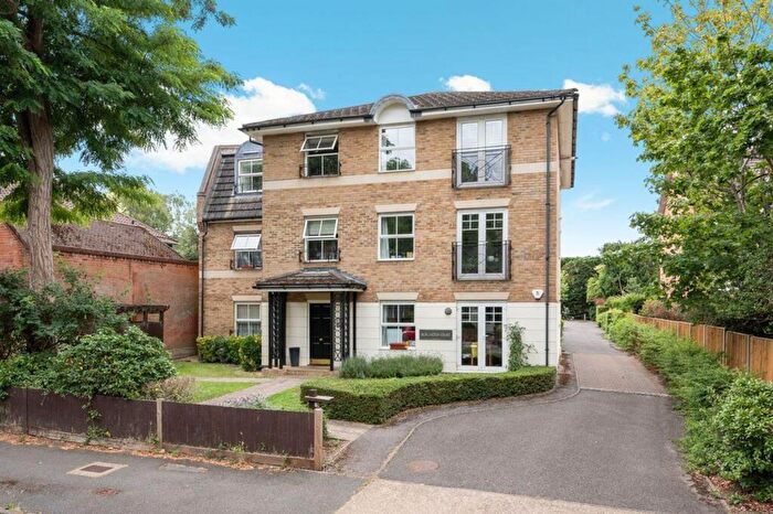 1 Bedroom Flat To Rent In Lovelace Gardens, Burlington Court, KT6