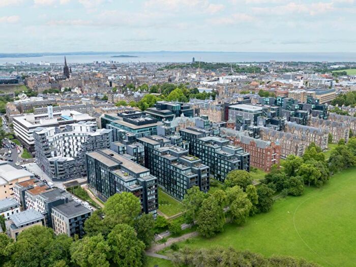 2 Bedroom Flat For Sale In Simpson Loan, Edinburgh, EH3