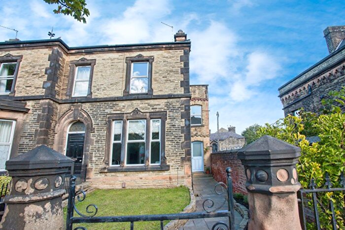 3 Bedroom Semi-detached House For Sale In Huddersfield Road, Barnsley, S75