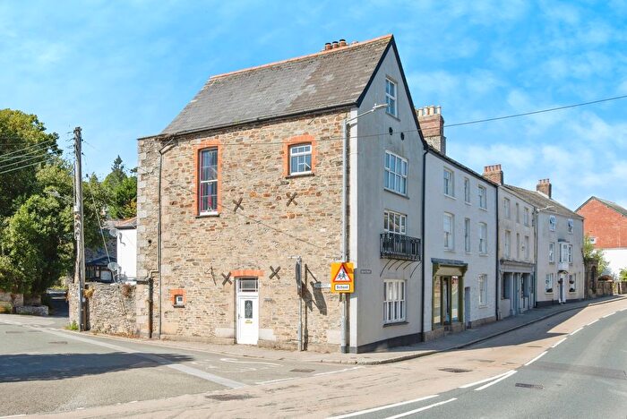 5 Bedroom End Terrace House For Sale In Queen Street, Lostwithiel, Cornwall, PL22