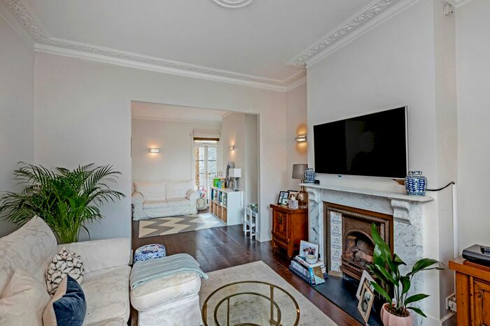 3 Bedroom Terraced House To Rent In Bishops Road, London, SW6