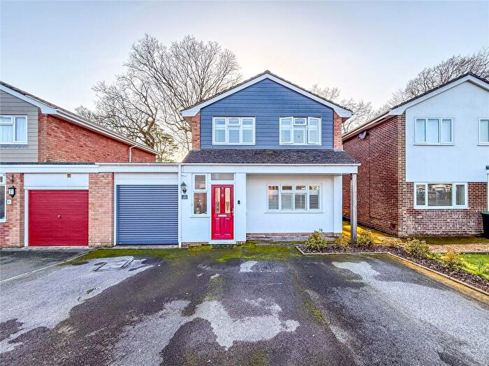 4 Bedroom Detached House For Sale In Apple Grove, Christchurch, Dorset, BH23