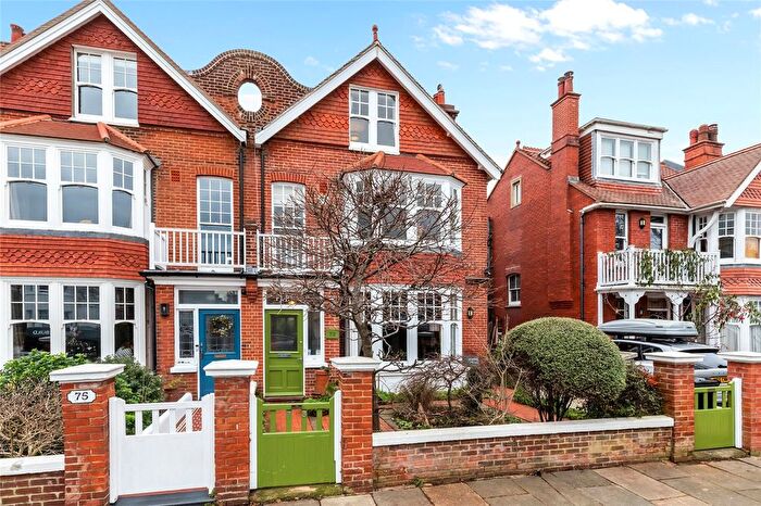 5 Bedroom Semi Detached House For Sale In Pembroke Crescent, Hove, East Sussex, BN3