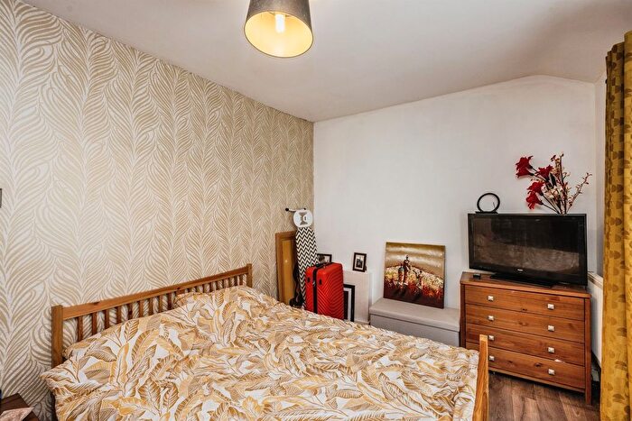2 Bedroom End Of Terrace House For Sale In North Hill Road, Swansea, SA1