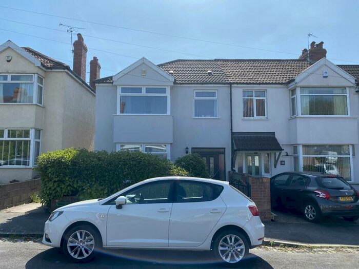 3 Bedroom End Of Terrace House To Rent In Darnley Avenue, Horfield, Bristol, BS7