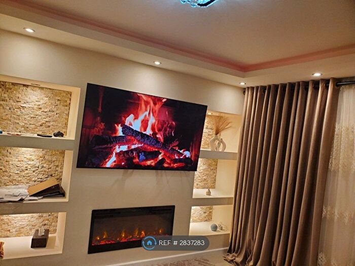 2 Bedroom Semi Detached House To Rent In Green Walks, Prestwich, Manchester, M25