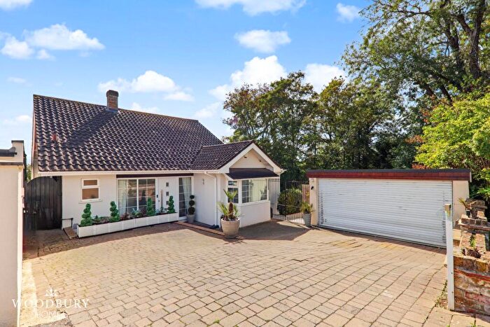 4 Bedroom Detached House For Sale In Goldings Rise, Loughton, IG10