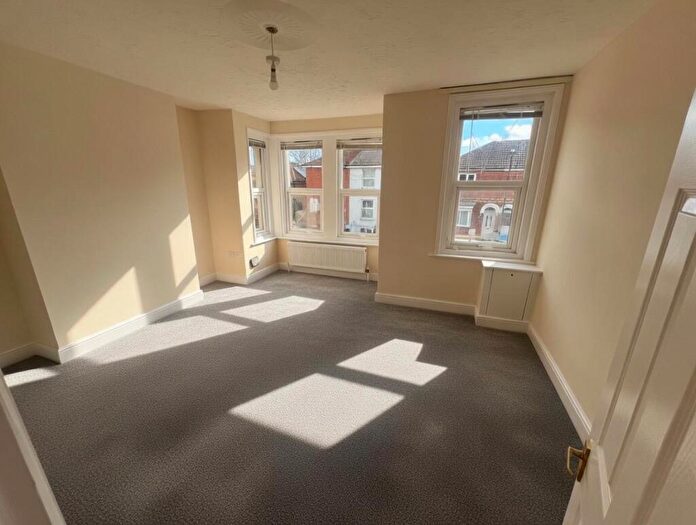 1 Bedroom Flat To Rent In Park Road, Southampton, SO15