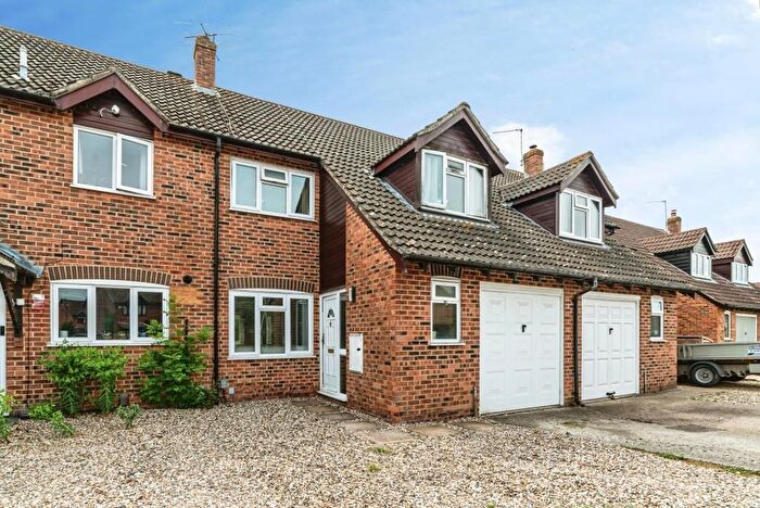 3 Bedroom Terraced House To Rent In Thatcham, Berkshire, RG19